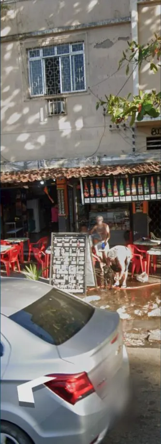 Fachada: Rua Santa Mariana